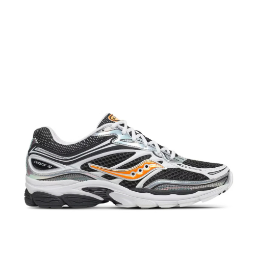 SAUCONY